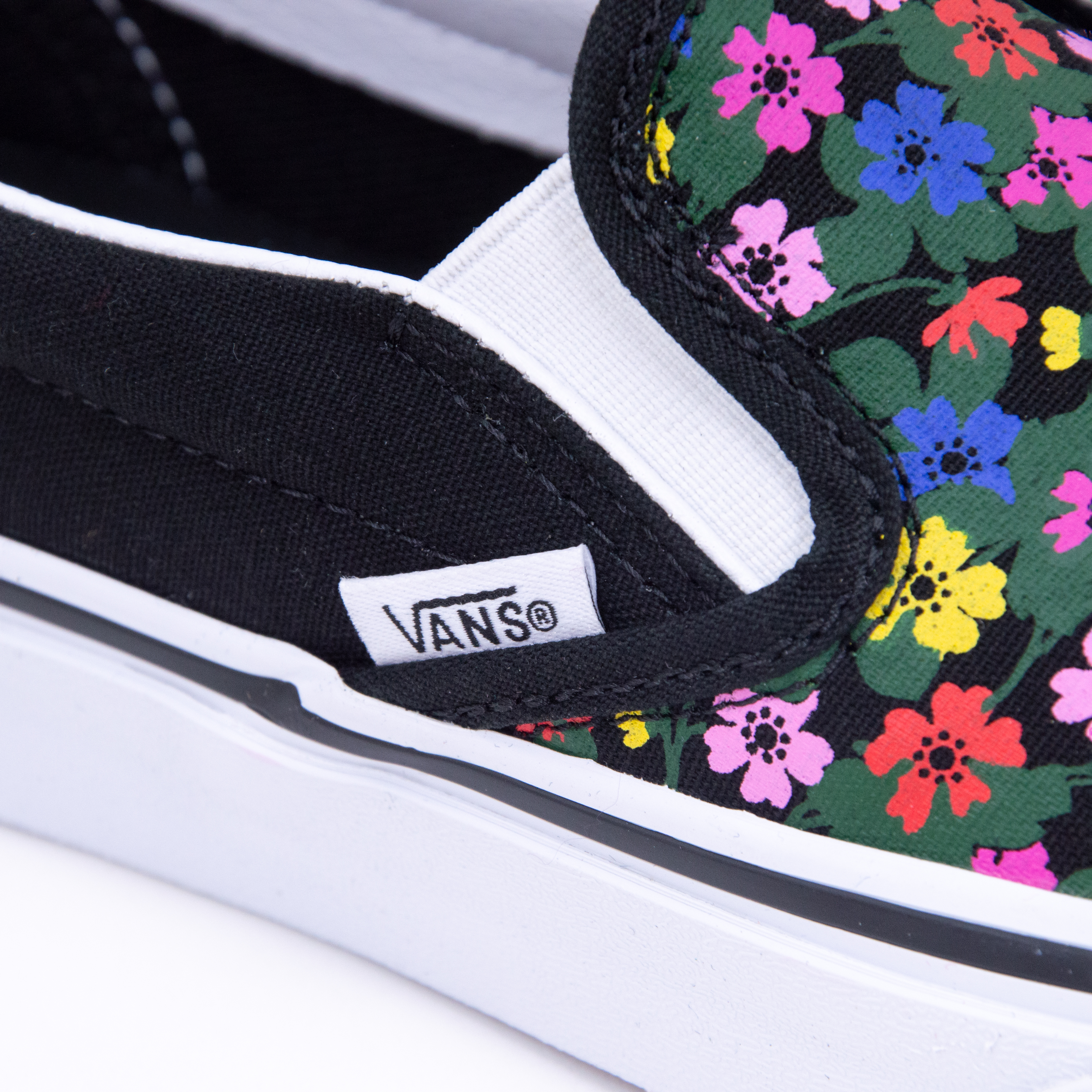 Vans hi top slip on hotsell